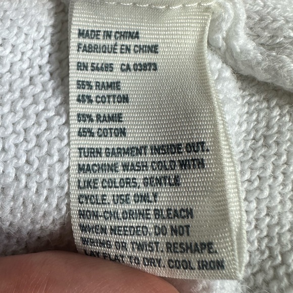 AEO White Knit Sleeveless Sweater Tank - Size Small. - Picture 2 of 5